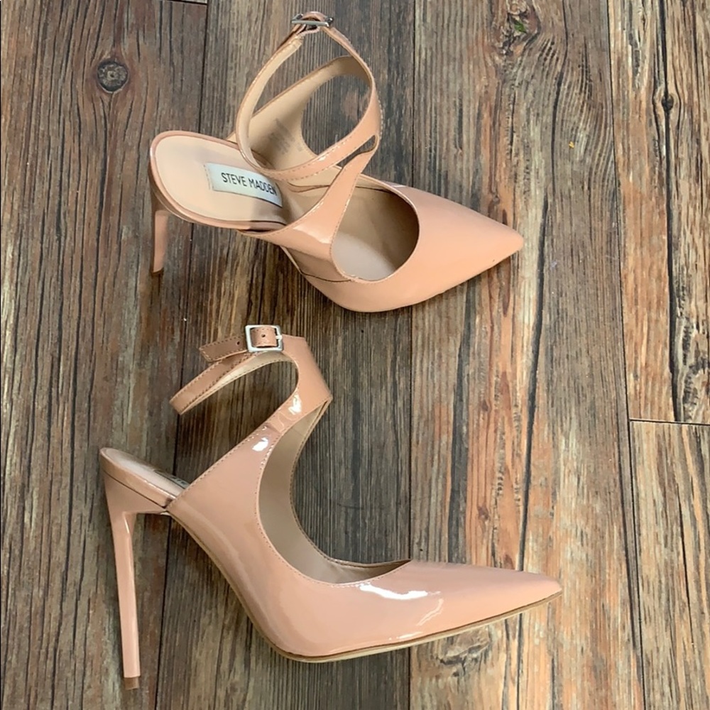 Steve Madden nude patent leather point strap pumps
